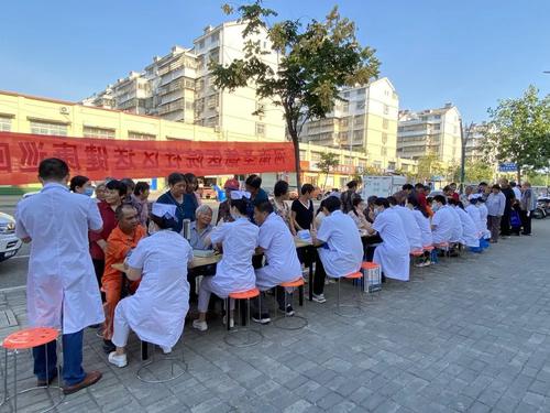 河南圣德醫(yī)院前往銀錢社區(qū)開展進社區(qū)送健康巡回義診活動