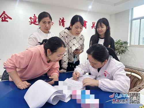 武寧縣婦幼保健院聯合縣總工會開展 兩癌 篩查進企業,暖心服務送到 家