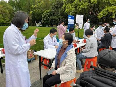 "跨區域跨行業"黨建聯盟聚合力 兒童醫院健康咨詢志愿服務"家門口"